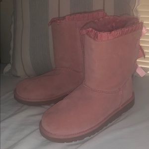 Pink bailey bow ugg boots! RARE